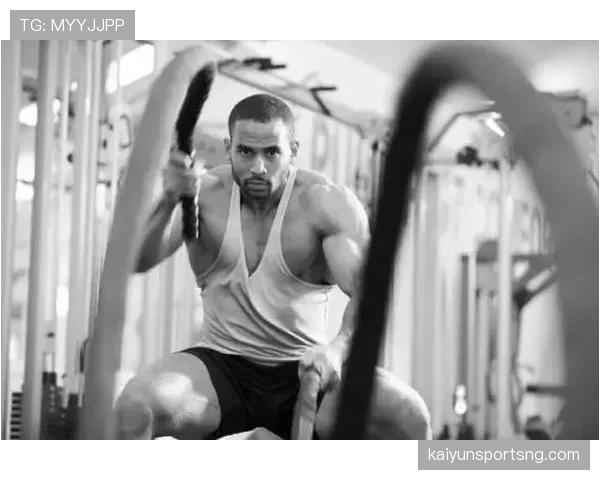 梅根·拉皮诺训练完直接素颜喝冰美式，这自律我真跟不上